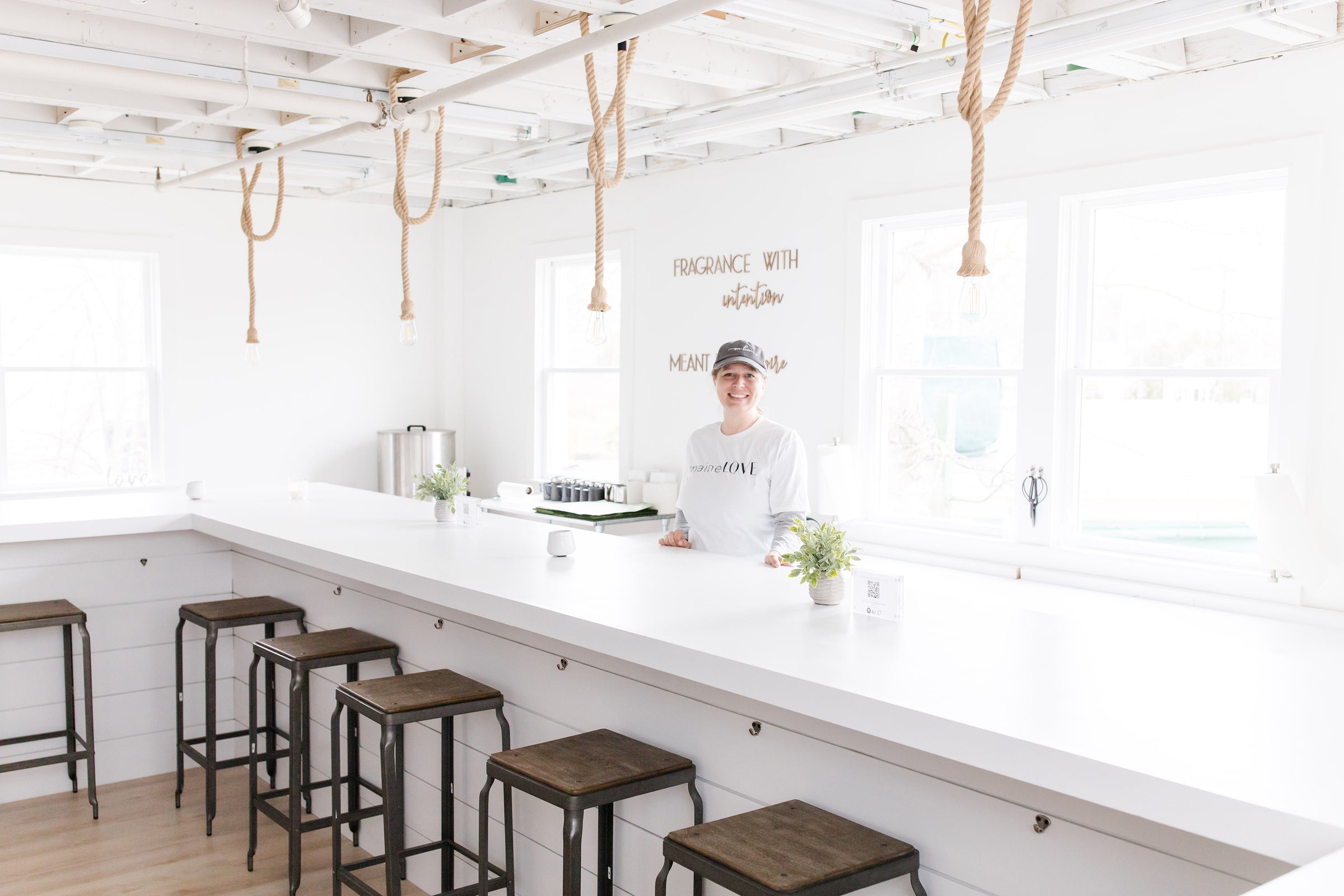 The clean sophisticated design of a Sea Love candle bar